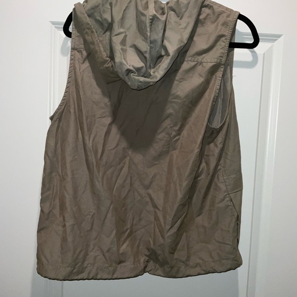 Susquehanna Trail Outfitters Hooded Vest - Picture 8 of 8